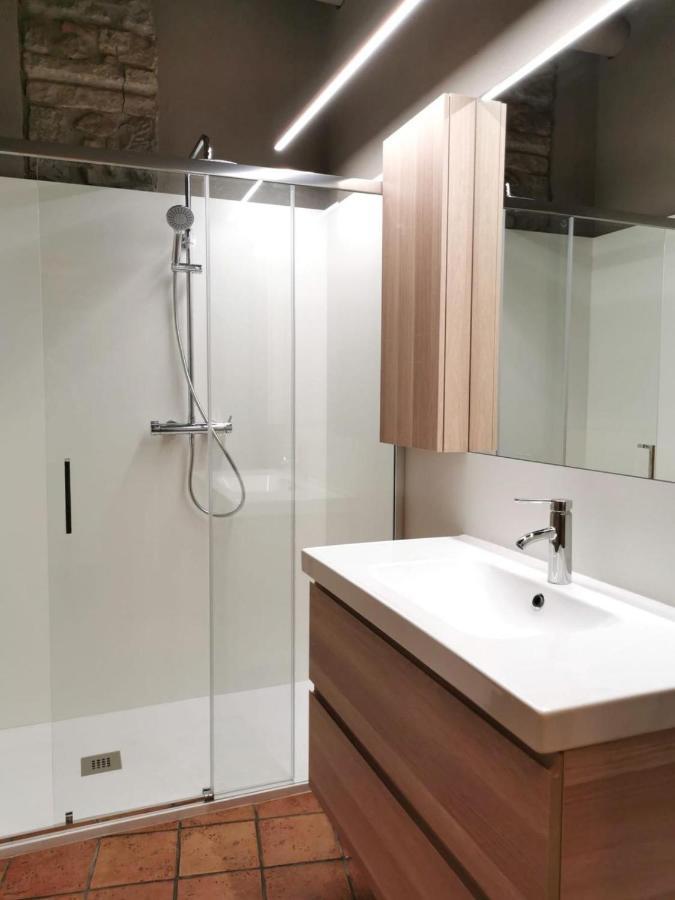 Habitacio Polivalent Al Centre De Manresaアパートメント エクステリア 写真